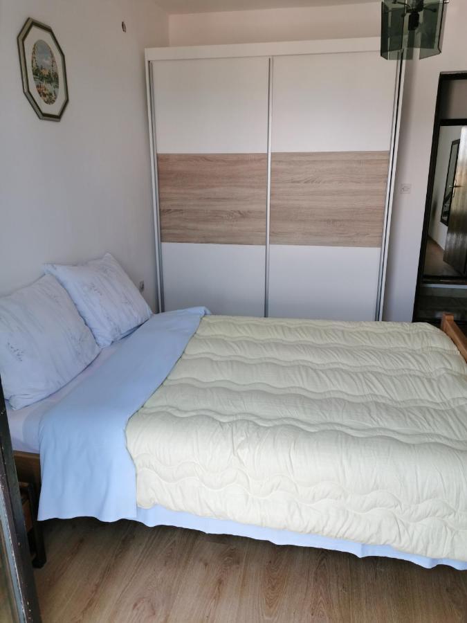 Apartment Dasek Ii, Njivice Exteriör bild